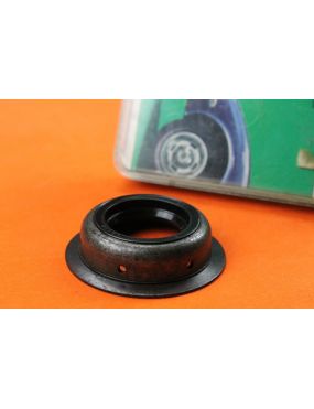 Standard 4-Speed Front Oil Seal